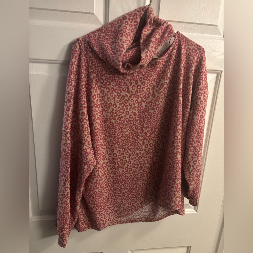 NWT! 2X Pink Leopard Open Shoulder Sweater